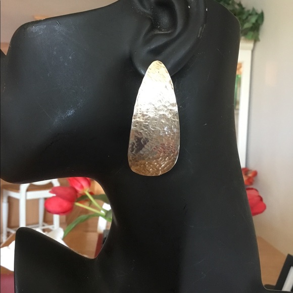 Hammered sterling silver earrings. Handmade. - Picture 3 of 4